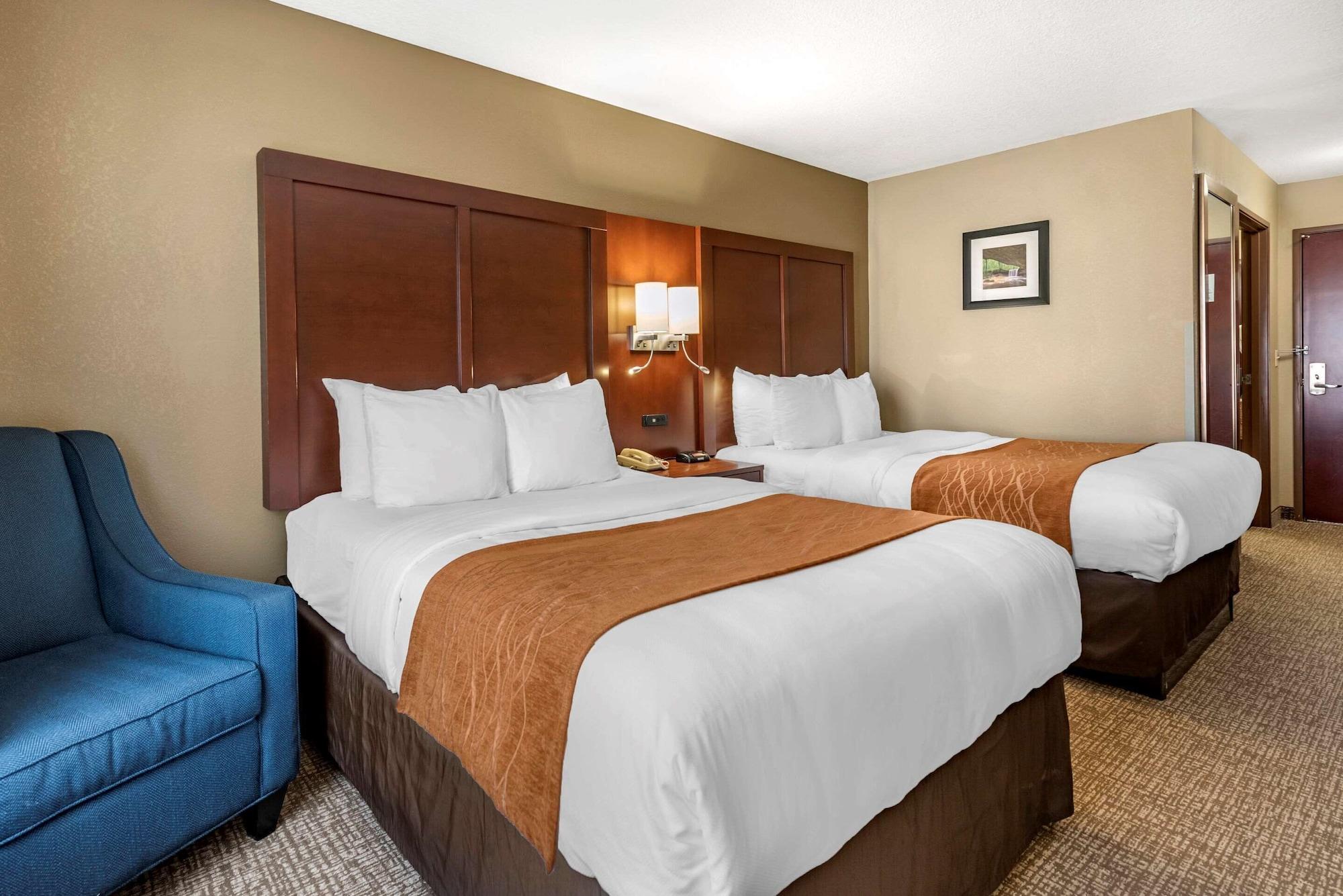 Comfort Inn & Suites Muncie Exterior photo