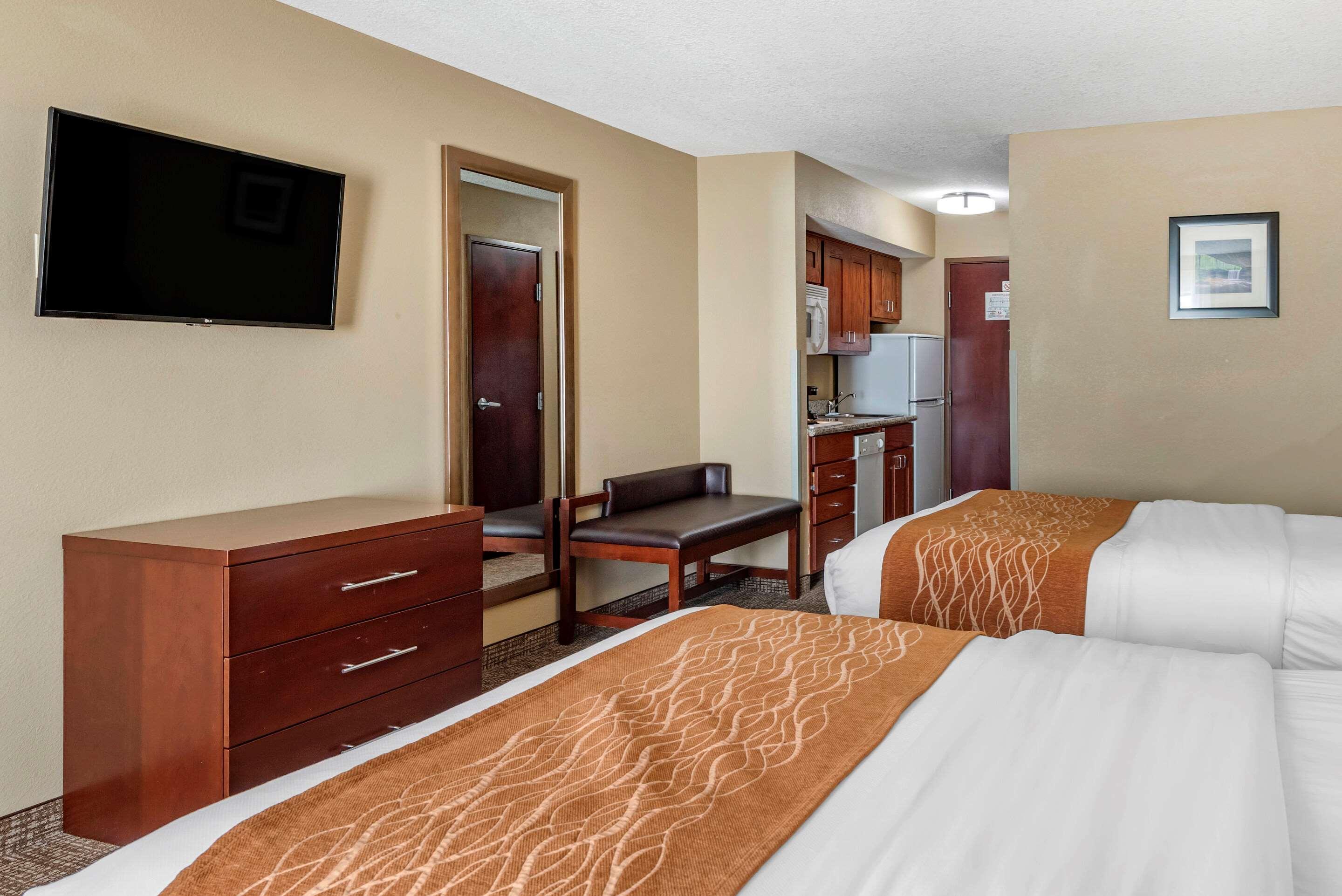 Comfort Inn & Suites Muncie Exterior photo