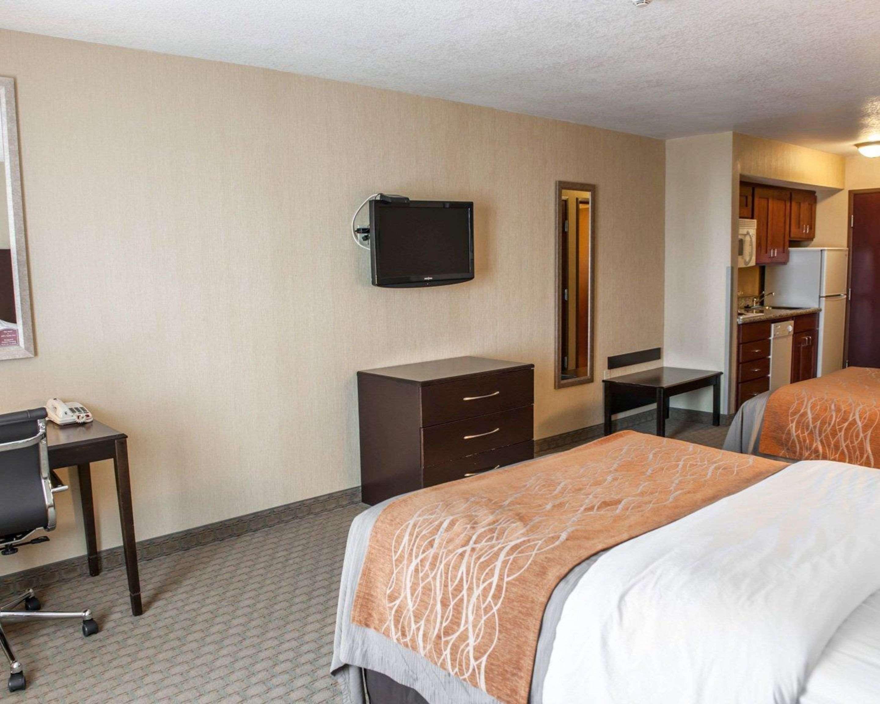 Comfort Inn & Suites Muncie Exterior photo