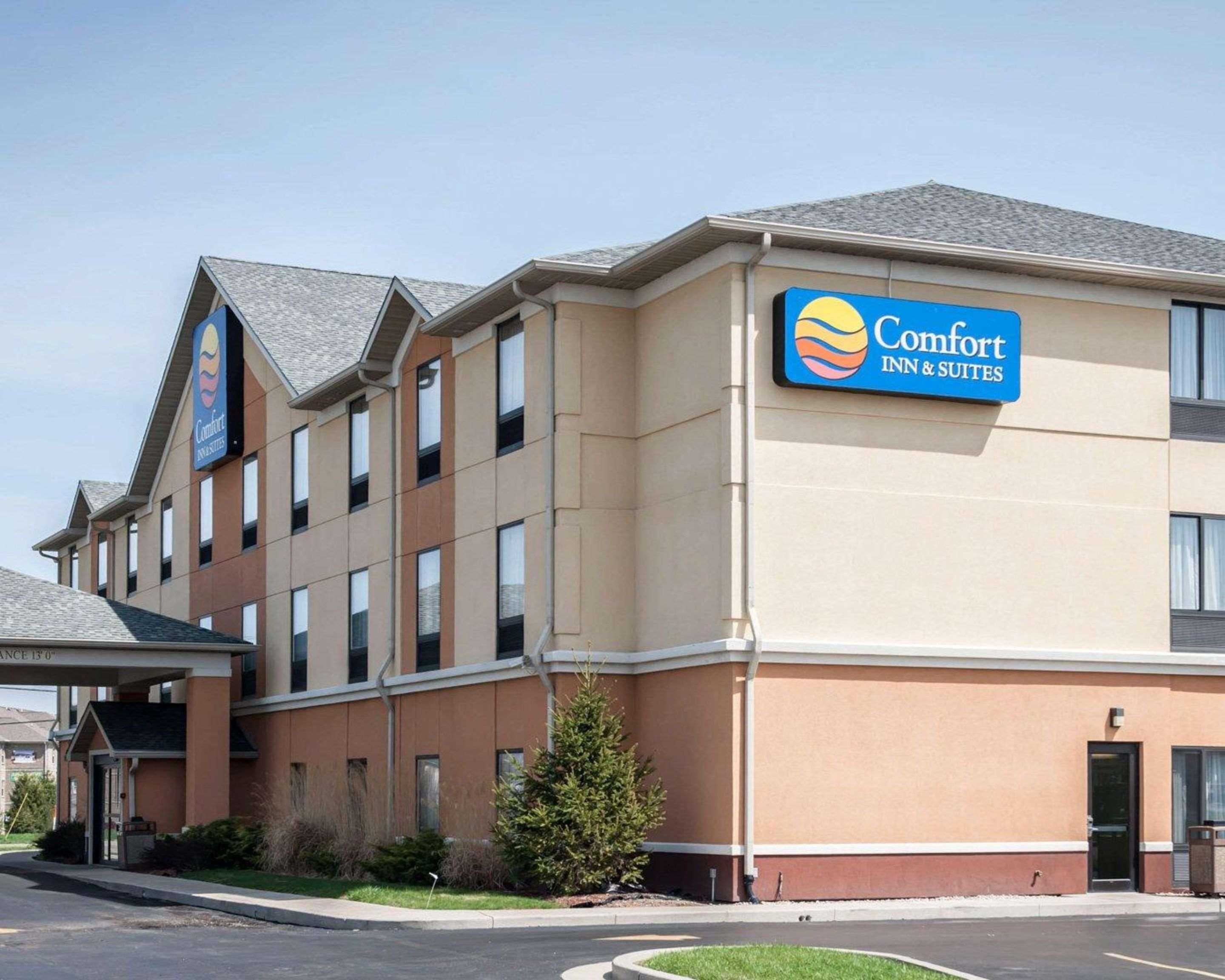 Comfort Inn & Suites Muncie Exterior photo