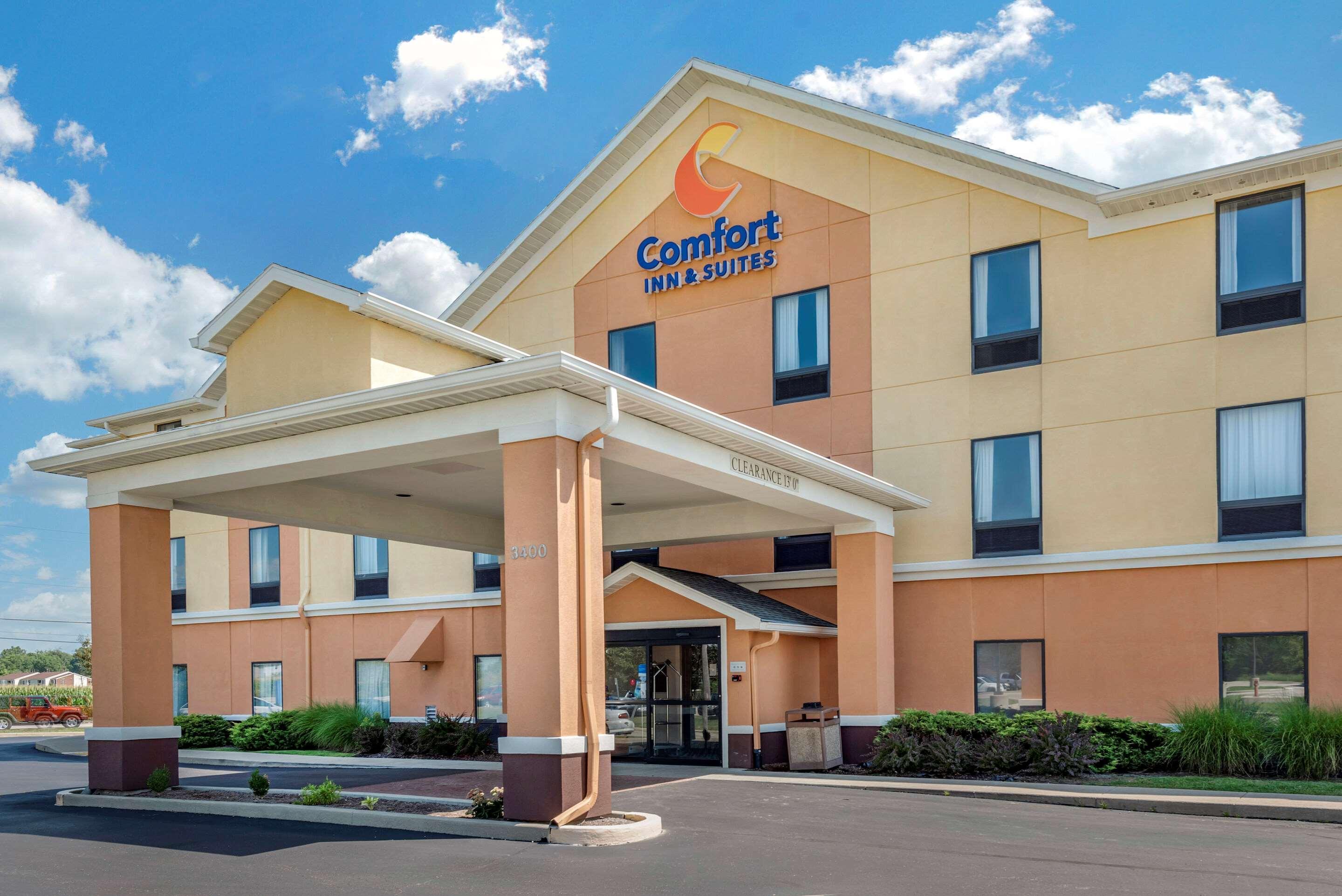 Comfort Inn & Suites Muncie Exterior photo