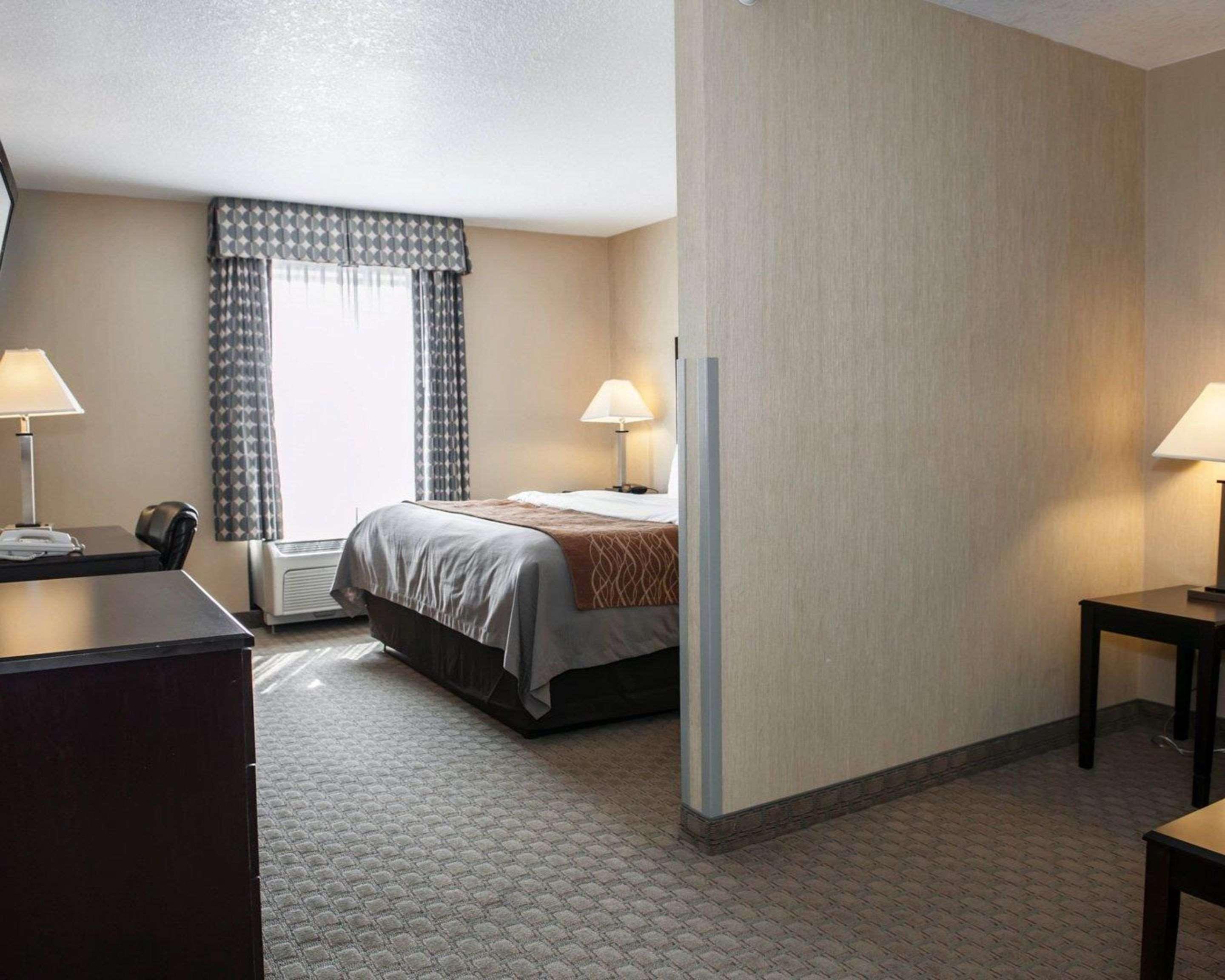 Comfort Inn & Suites Muncie Exterior photo