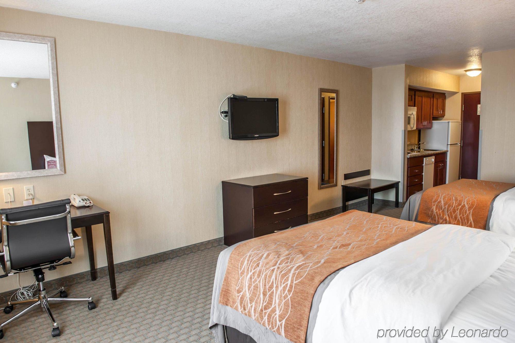 Comfort Inn & Suites Muncie Exterior photo
