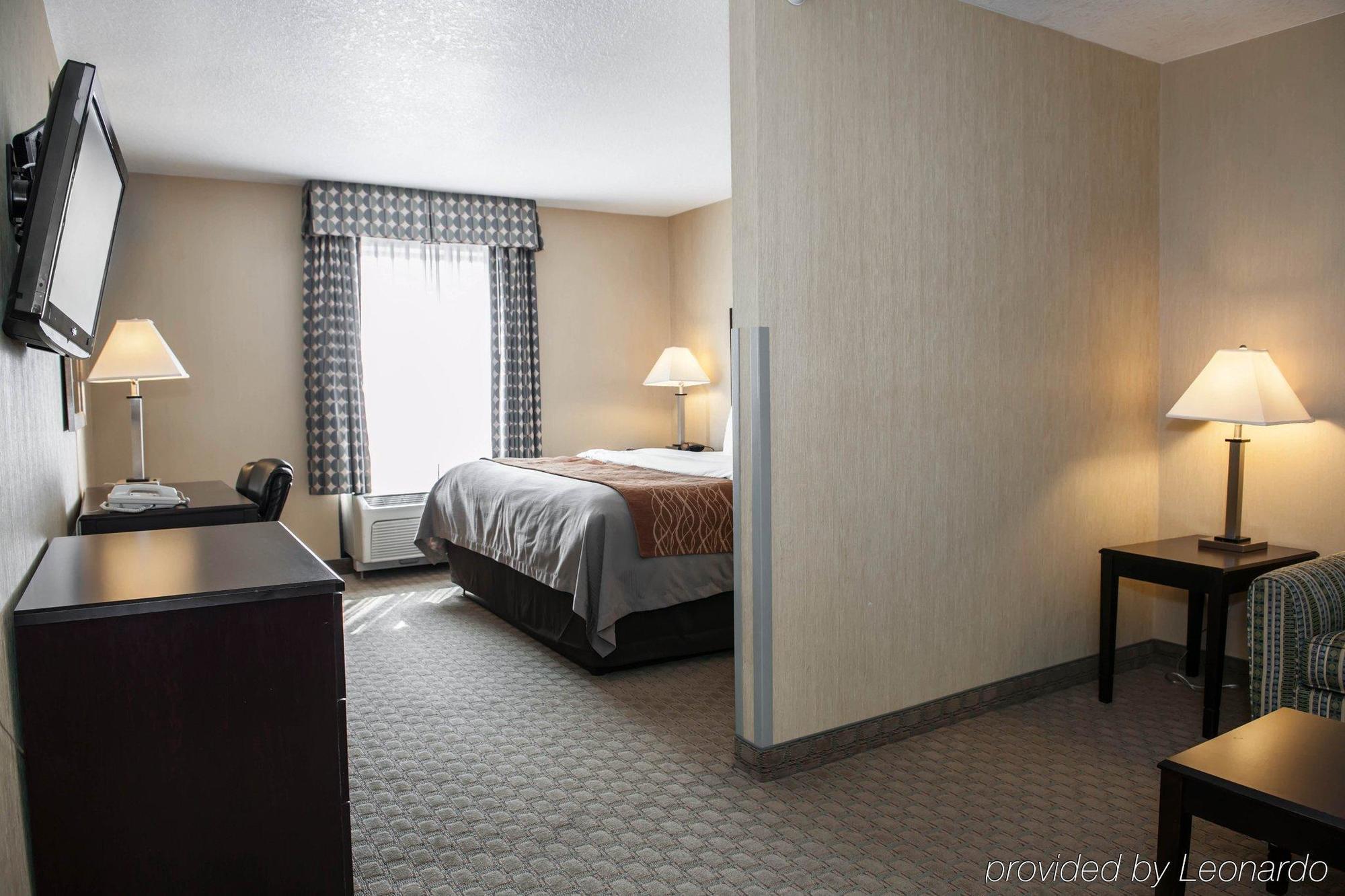Comfort Inn & Suites Muncie Exterior photo