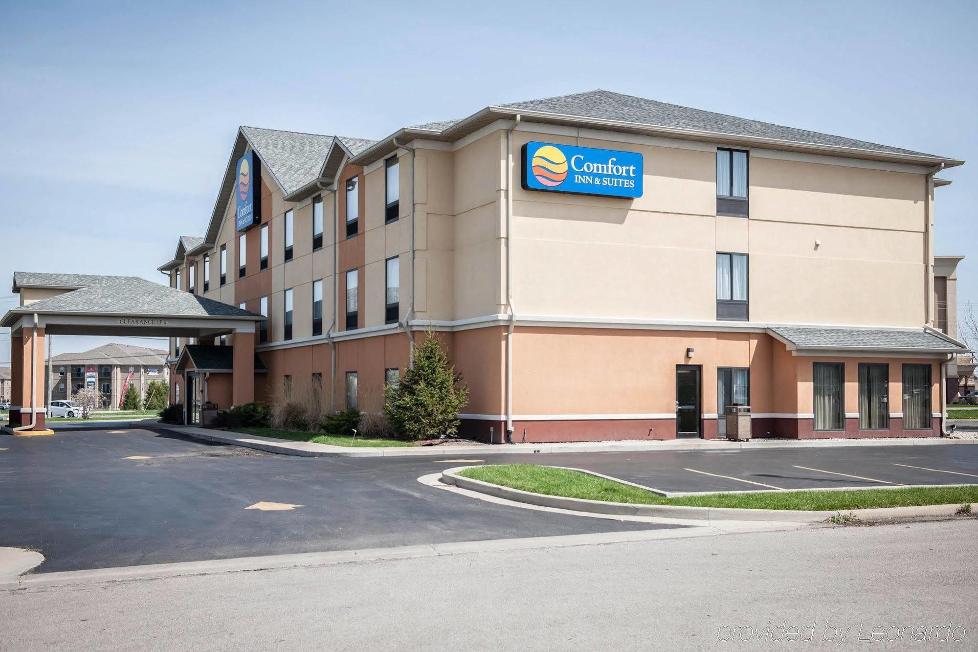 Comfort Inn & Suites Muncie Exterior photo