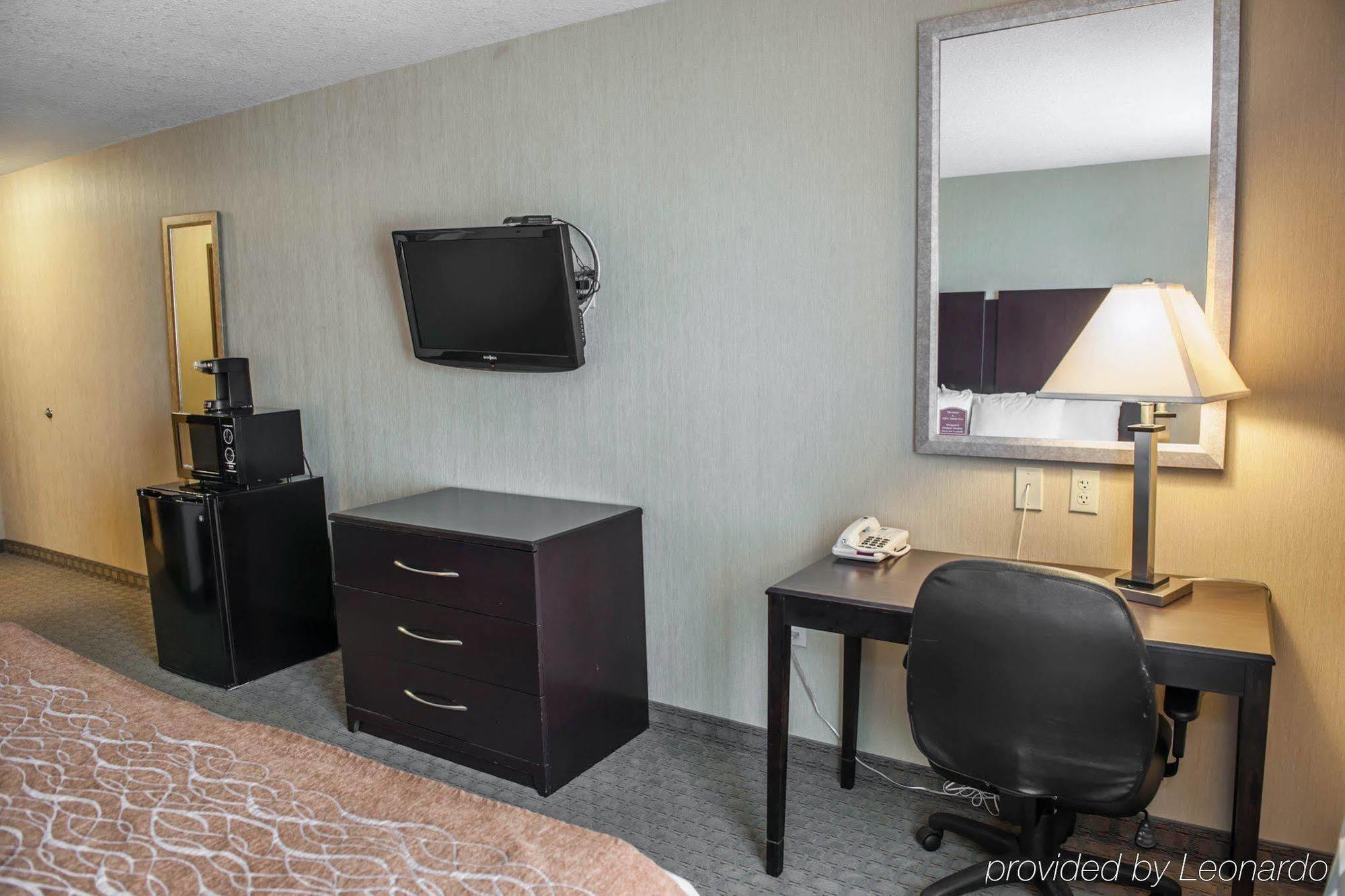 Comfort Inn & Suites Muncie Exterior photo